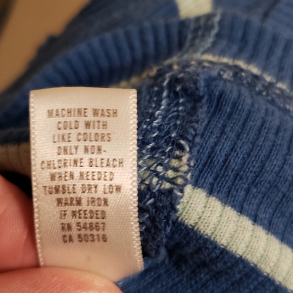 Abercrombie V-neck LS Tee Like New VINTAGE - Picture 5 of 6